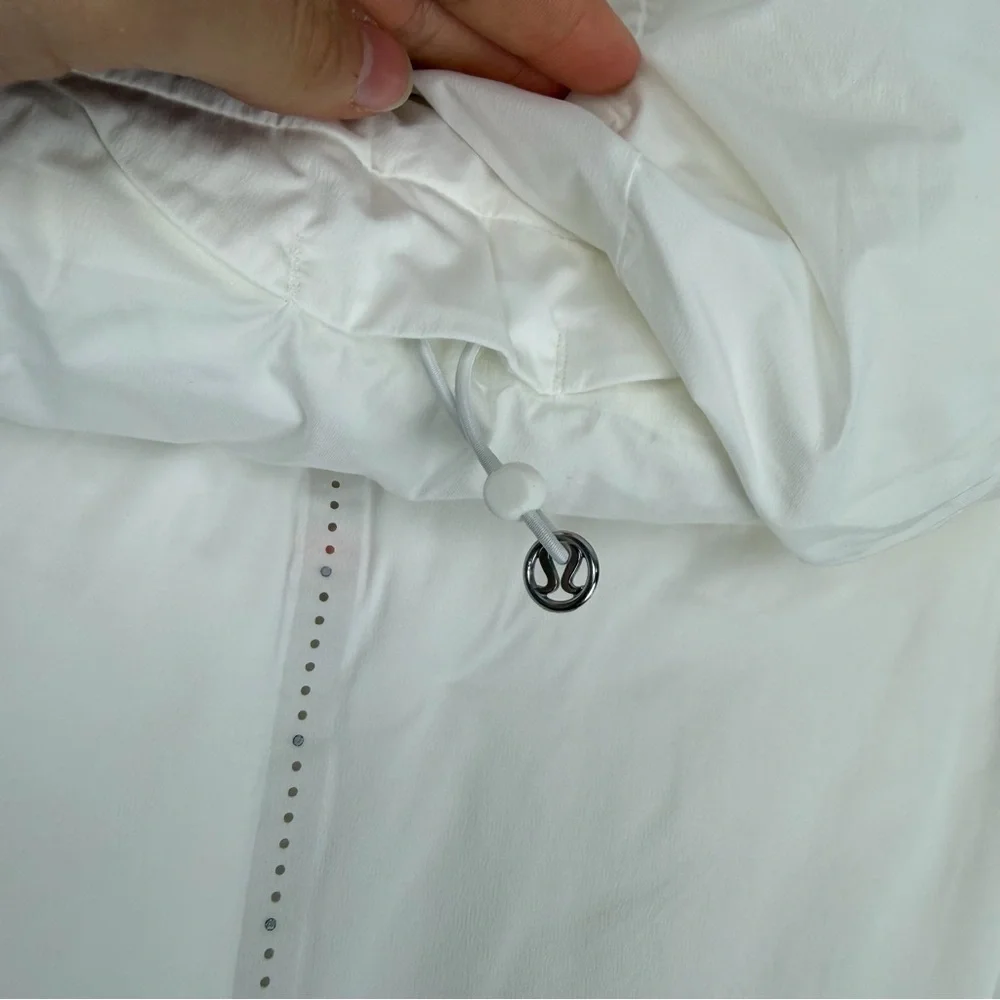 Lululemon Run For Cold Jacket White 8 - Picture 7 of 11